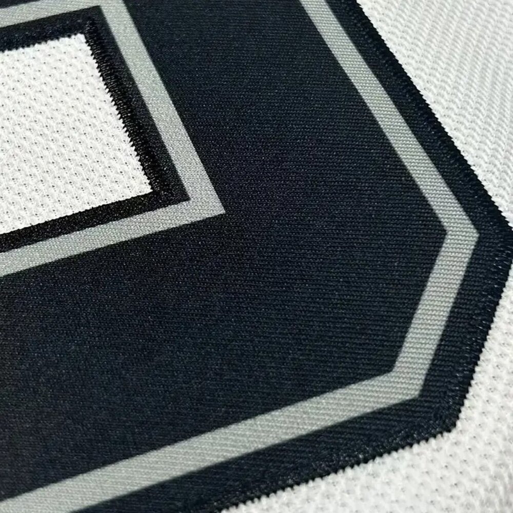 Los Angeles Kings Wayne Gretzky Stitched Hockey Jersey WHITE - Picture 5 of 5